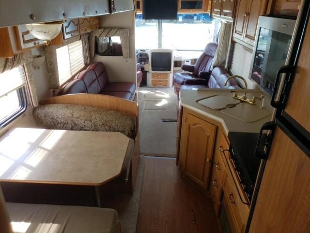 1998 Freightliner Chassis X Line Motor Home