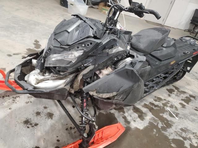 2022 Bombardier Snowmobile