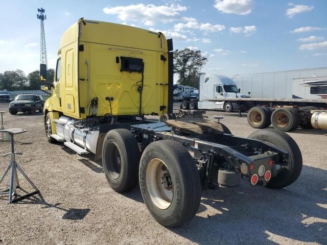 2019 Freightliner Cascadia 126 Semi Truck