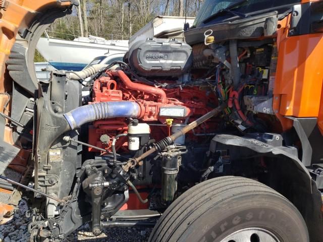 2022 Kenworth T680 Semi Truck