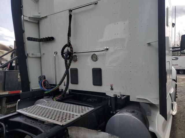 2019 Kenworth T680 Semi Truck
