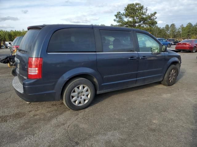 2009 Chrysler Town & Country lx