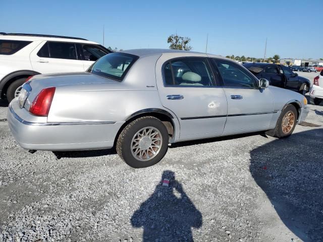 2001 Lincoln Town Car Signature