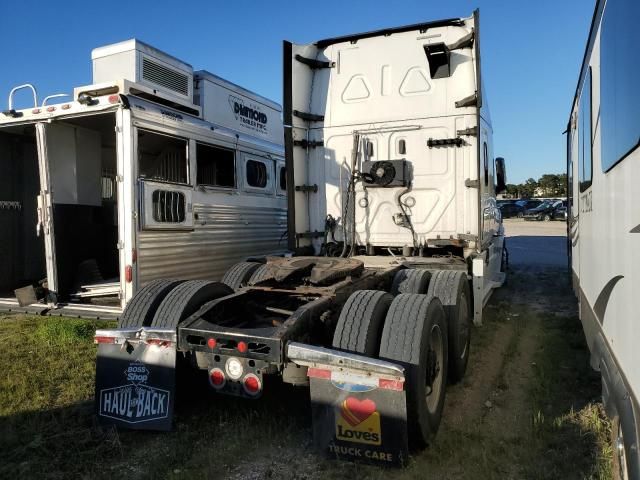 2019 Freightliner Cascadia 126 Semi Truck Tractor