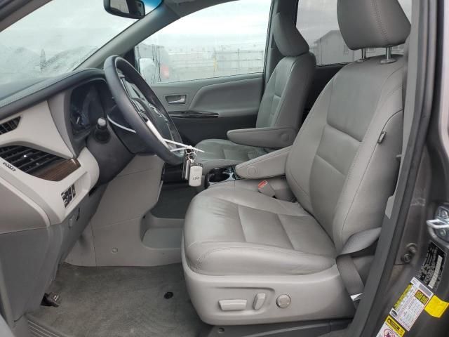 2017 Toyota Sienna XLE