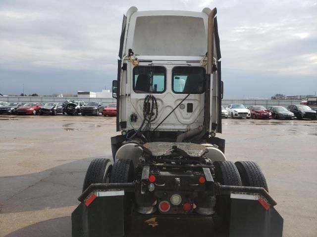 2016 Freightliner Cascadia 125