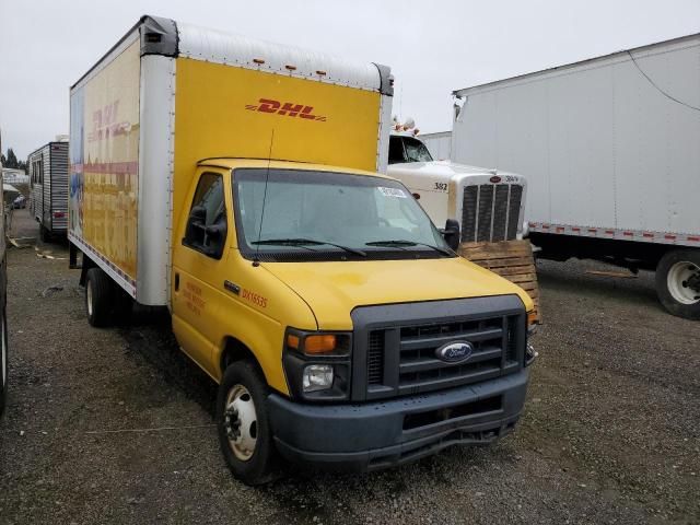 2016 Ford Econoline E350 Super Duty Cutaway Van