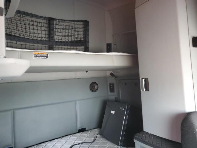 2019 Kenworth T680 Semi Truck