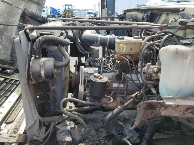 1994 Ford F700 Flatbed Truck