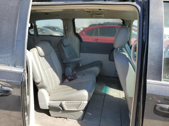 2009 Chrysler Town & Country Touring