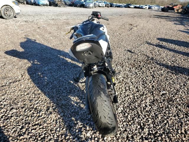 2023 Suzuki GSX-S750 M