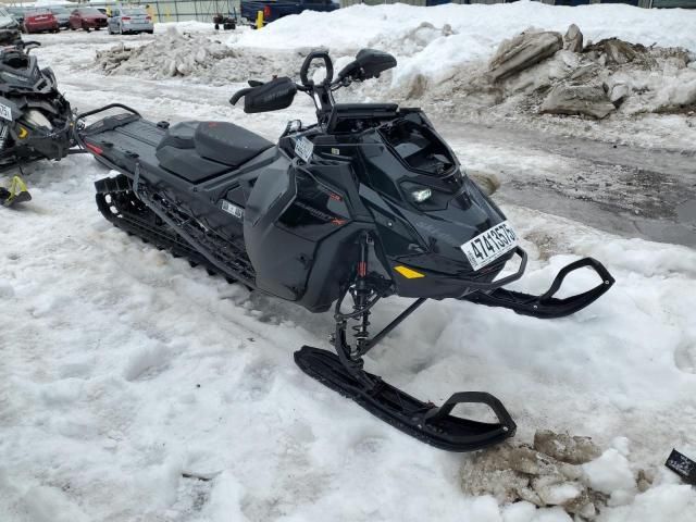 2024 Skidoo 2024 Skidoo Snowbmobil