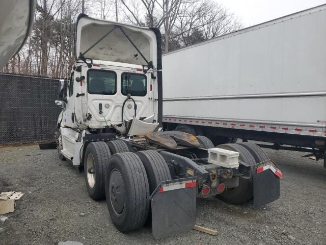 2019 Freightliner Cascadia 126