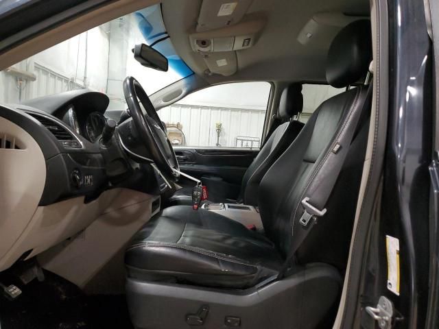 2013 Chrysler Town & Country Touring