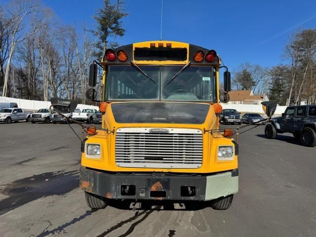 2002 Freightliner Chassis FS65