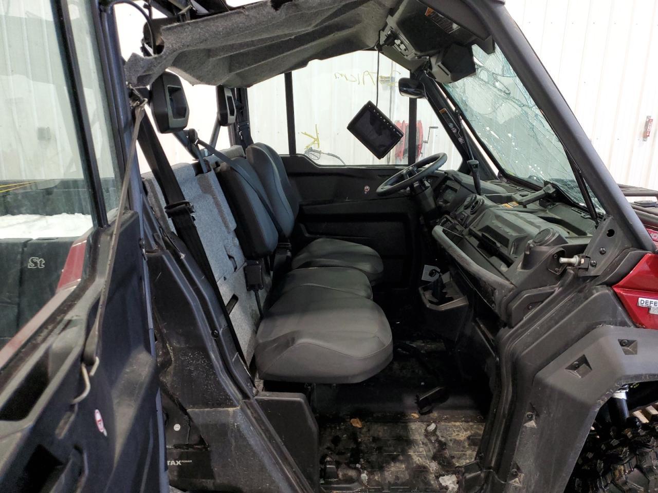 2024 Can-Am Defender 6X6 Limited HD10