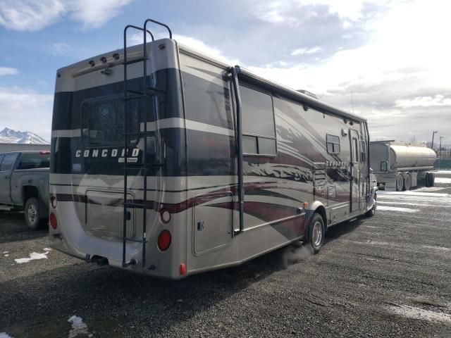 2012 Ford Econoline E450 Super Duty Cutaway Van