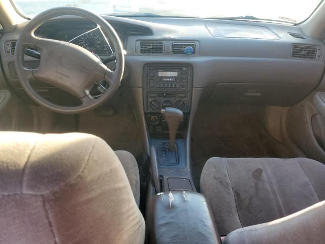 1999 Toyota Camry LE