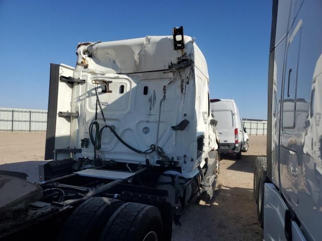 2019 Freightliner Cascadia 126 Semi Truck