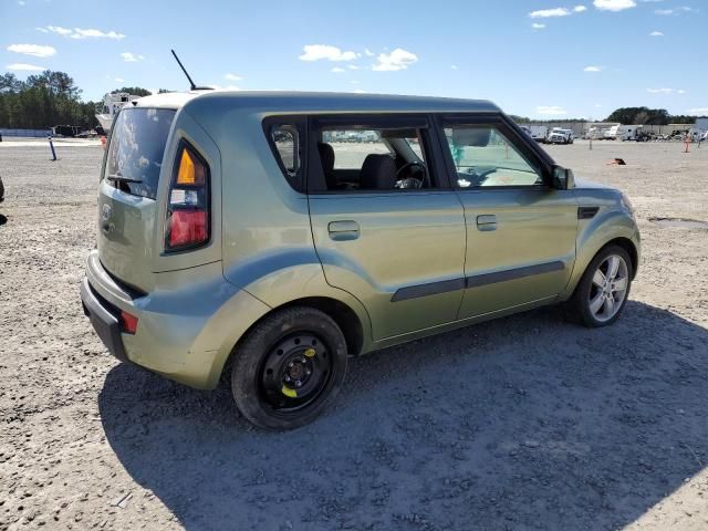 2010 KIA Soul +