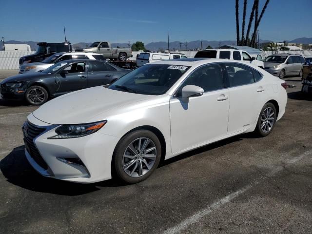 2018 Lexus ES 300H