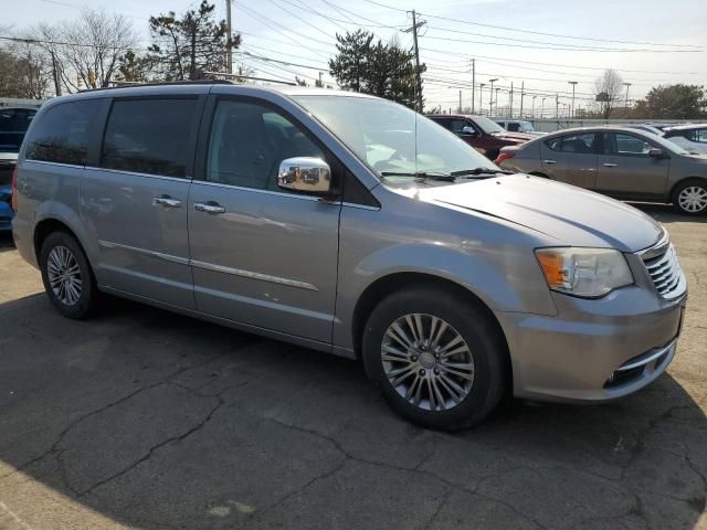 2014 Chrysler Town & Country Touring L