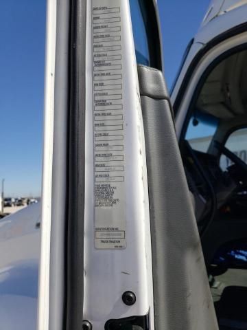 2014 Kenworth T680 Semi Truck