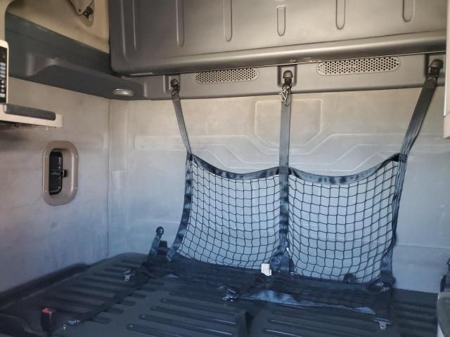 2017 Freightliner Cascadia 125 Semi Truck