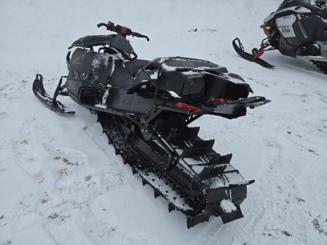2025 Arctic Cat M8