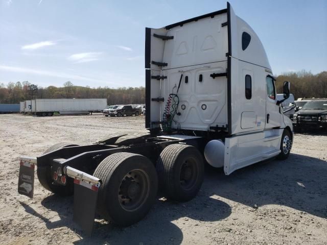 2019 Freightliner Cascadia 126 Semi Truck