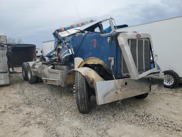 2011 Peterbilt 367 Semi Truck