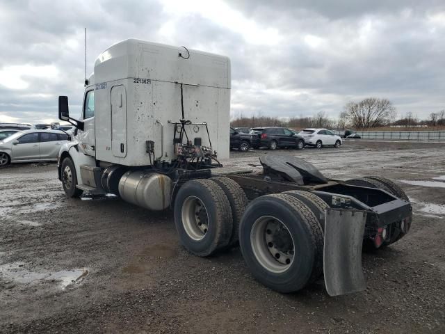 2017 Peterbilt 579 Semi Truck