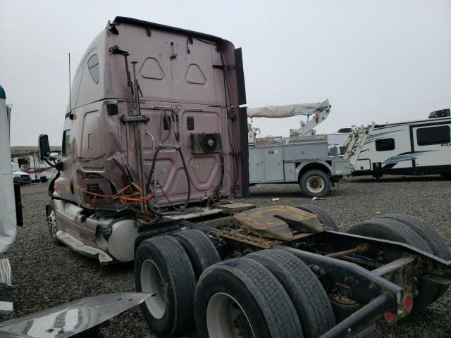 2011 Freightliner Cascadia 125