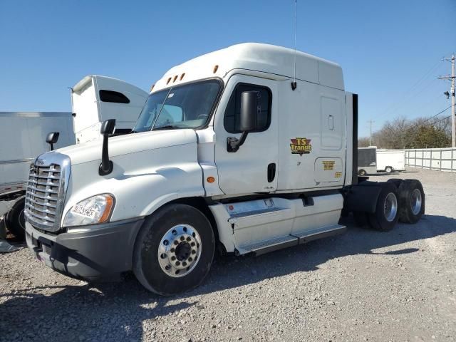 2012 Freightliner Cascadia Semi Truck