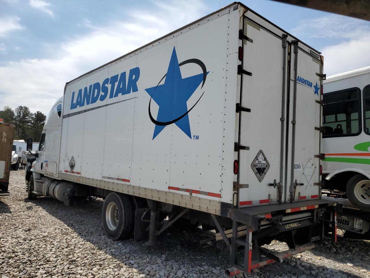 2015 Freightliner Cascadia Expeditor Truck