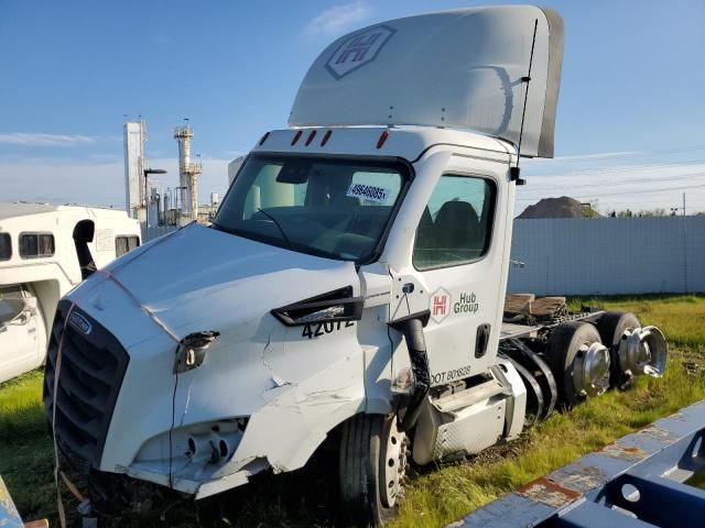2022 Freightliner Cascadia 116 Semi Truck