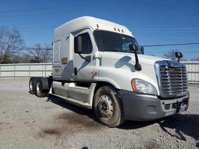 2012 Freightliner Cascadia Semi Truck
