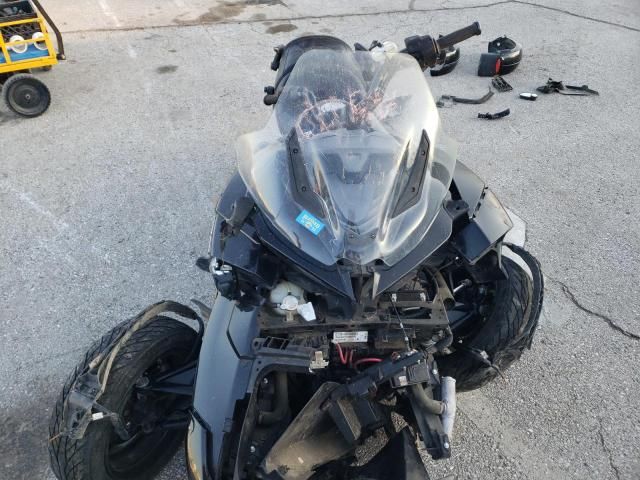 2017 Can-Am Spyder Roadster F3
