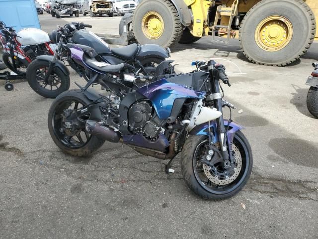 2022 Yamaha YZFR1