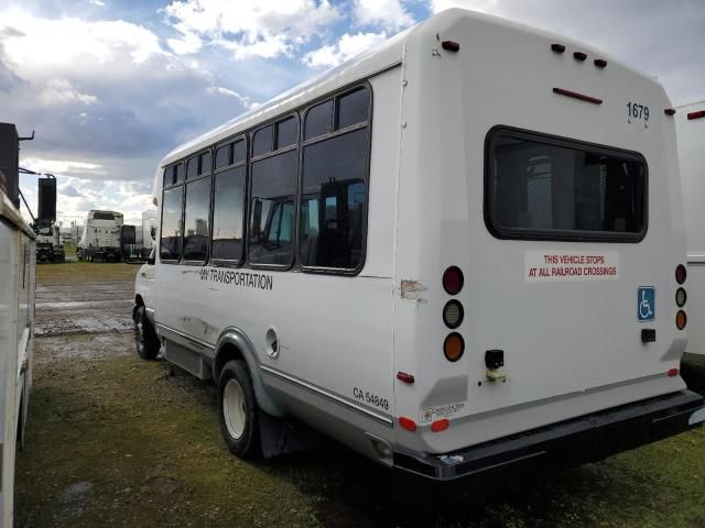 2007 Ford Econoline E450 Super Duty Cutaway Van