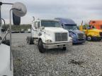 2000 International 9200 Semi Truck