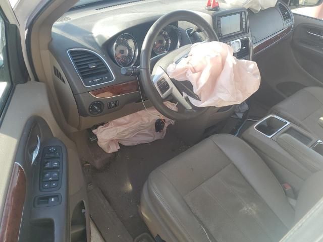 2012 Chrysler Town & Country Touring
