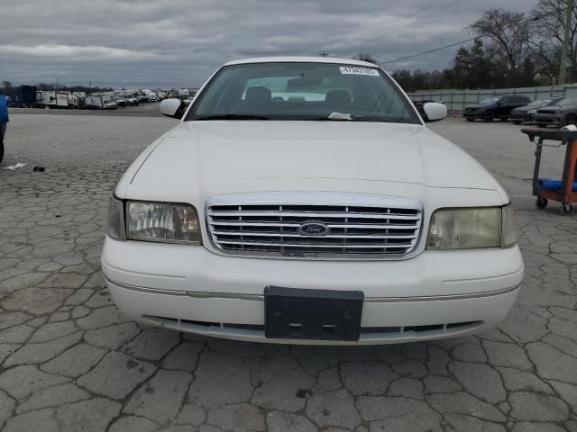 2003 Ford Crown Victoria LX