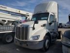 2015 Peterbilt 579 Semi Truck