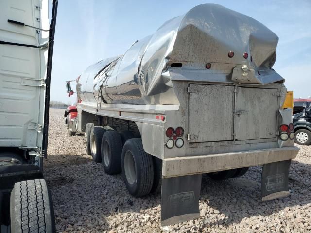 2013 Peterbilt 367 Fuel Truck