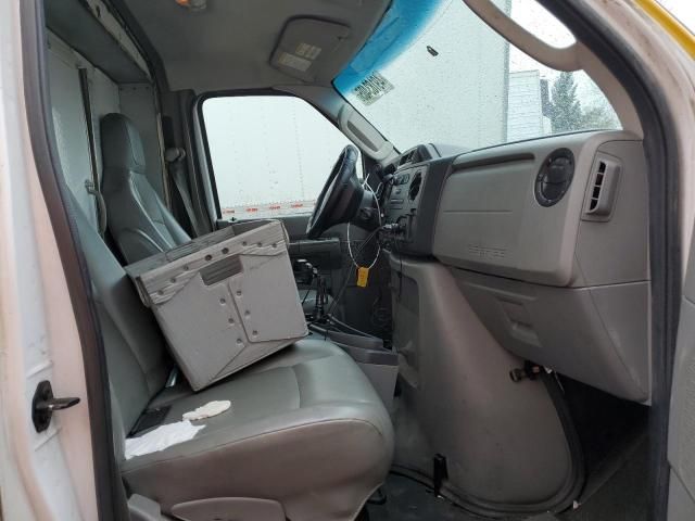 2016 Ford Econoline E350 Super Duty Cutaway Van