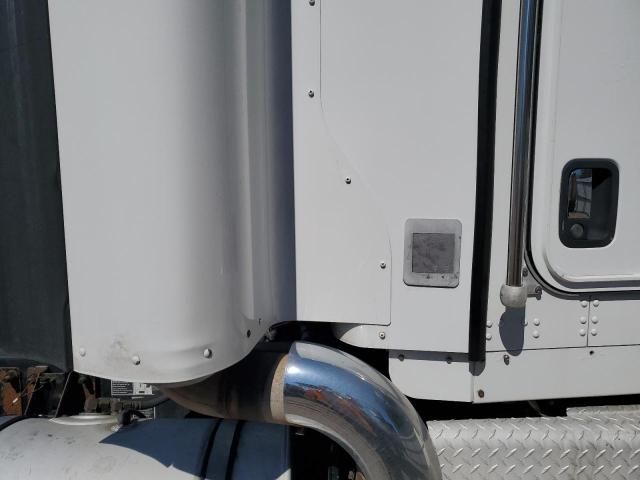 2013 Kenworth T660 Semi Truck