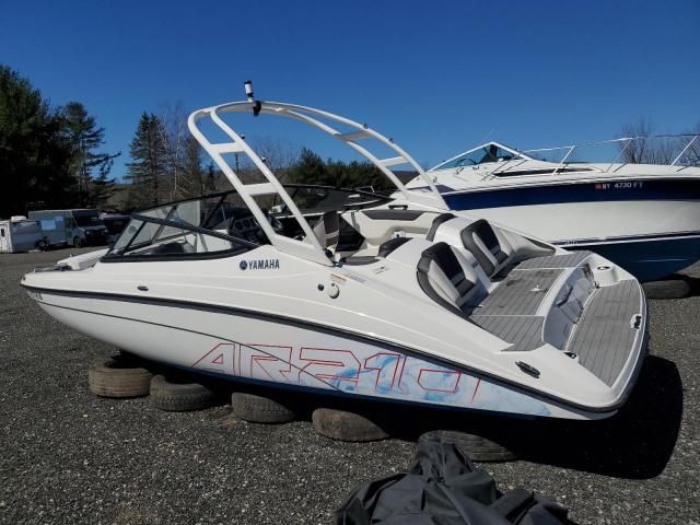 2021 Yamaha Boat
