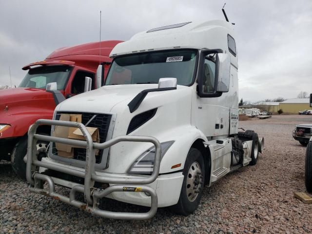 2022 Volvo VNR Semi Truck