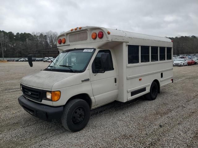 2006 Ford Econoline E350 Super Duty Cutaway Van